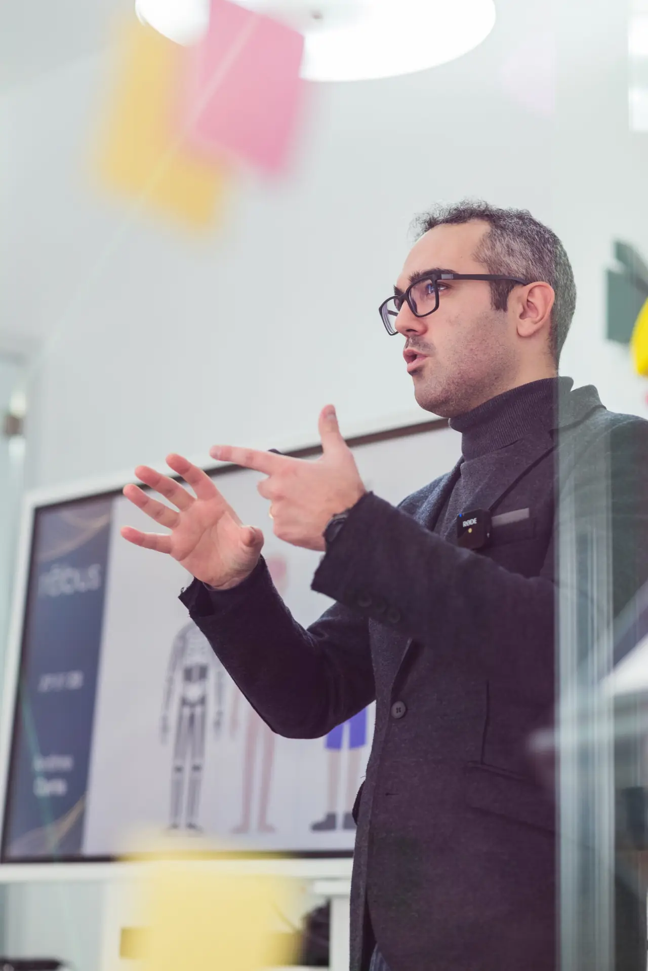 Andrea Carta durante un workshop