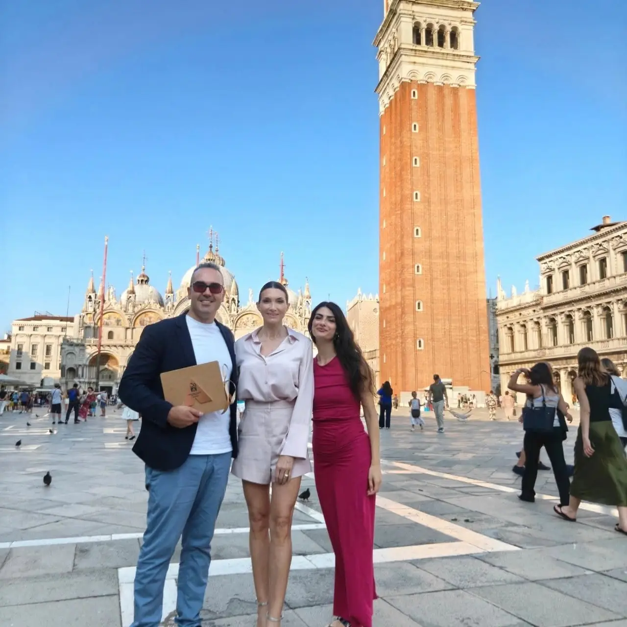 Il team di Publikendi in piazza San Marco a Venezia per il Premio Agorà